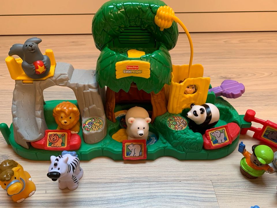 Fisher Price Little People Zoo mit vielen Funktionen in Elsdorf