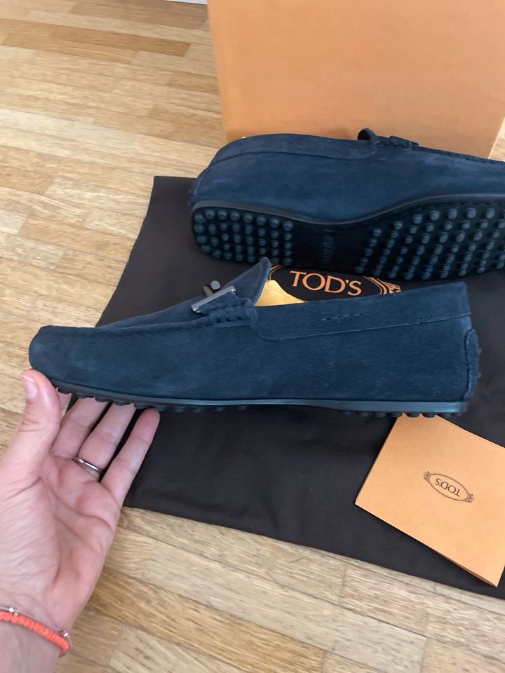 Tod‘s Mokassins Loafer Schuhe blau Wildleder OVP NEU Ungetragen! in Unterföhring