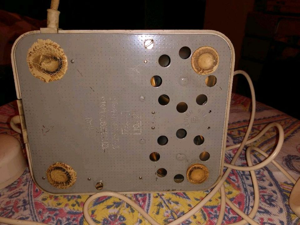 altes Telefon, Wählscheibentelefon antik retro W48 weiss in Karlsfeld