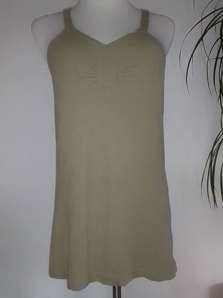 VERO MODA Top Gr. M, khaki, geripptes Trägershirt, Longshirt in Isenbüttel