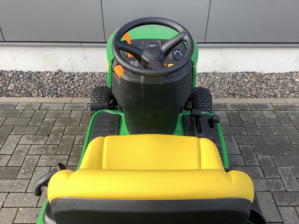 John Deere X147R Rasentraktor in Greven