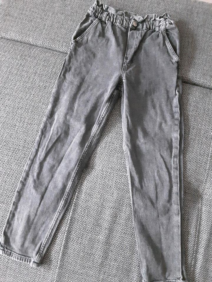 H&M Jeans Gr.146 in Dormagen