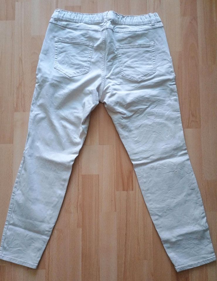 Jeans, Gr. 44, beige in Halle