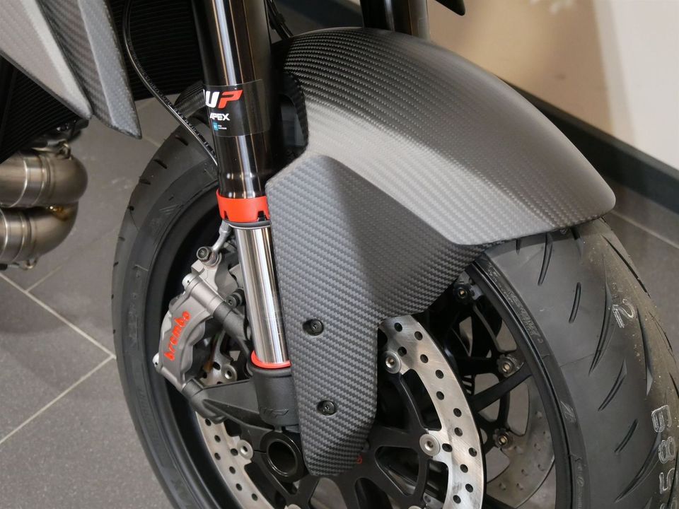 KTM 1290 Super Duke R Modell 2023 | Akrapovic | in Neumarkt i.d.OPf.