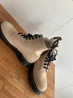 Dr Martens Pascal Größe 39 Niedersachsen - Werlaburgdorf Vorschau