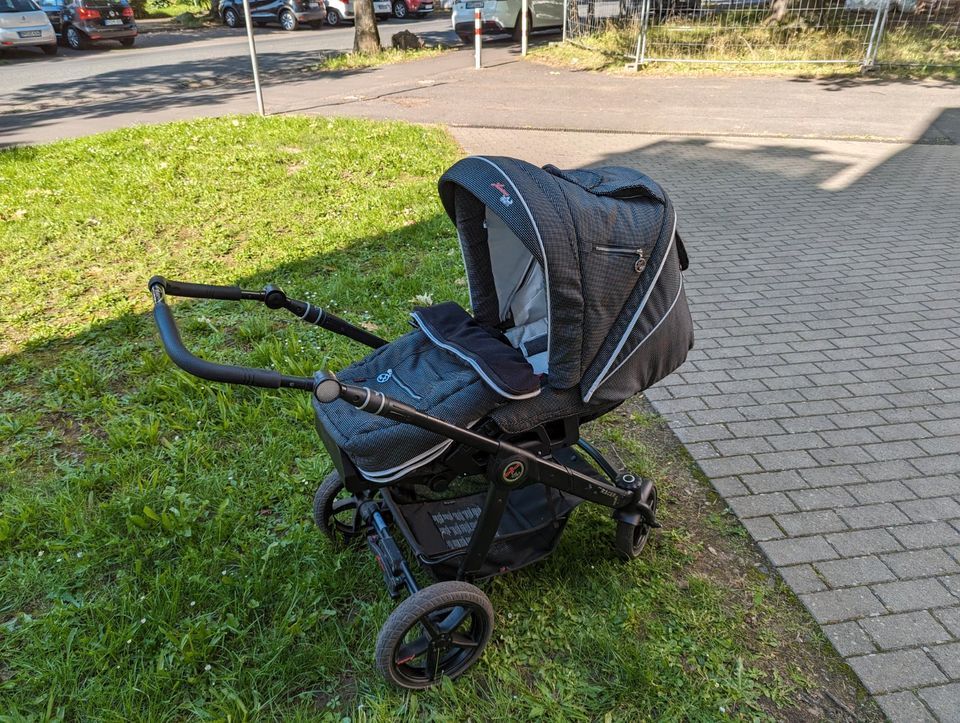 Hartan Racer GTS - toller Kinderwagen mit sehr viel Zubehör in Bonn