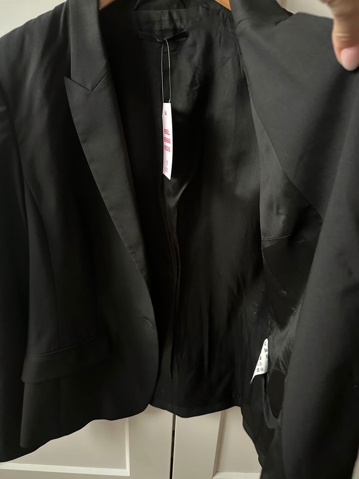 Boss Blazer 42 XL schwarz Jacke neu in Reinbek