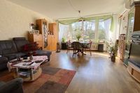 Neu-Isenburg-Gravenbruch: Großzügige 3-Zimmer-Wohnung mit Balkon und Garage! Hessen - Neu-Isenburg Vorschau