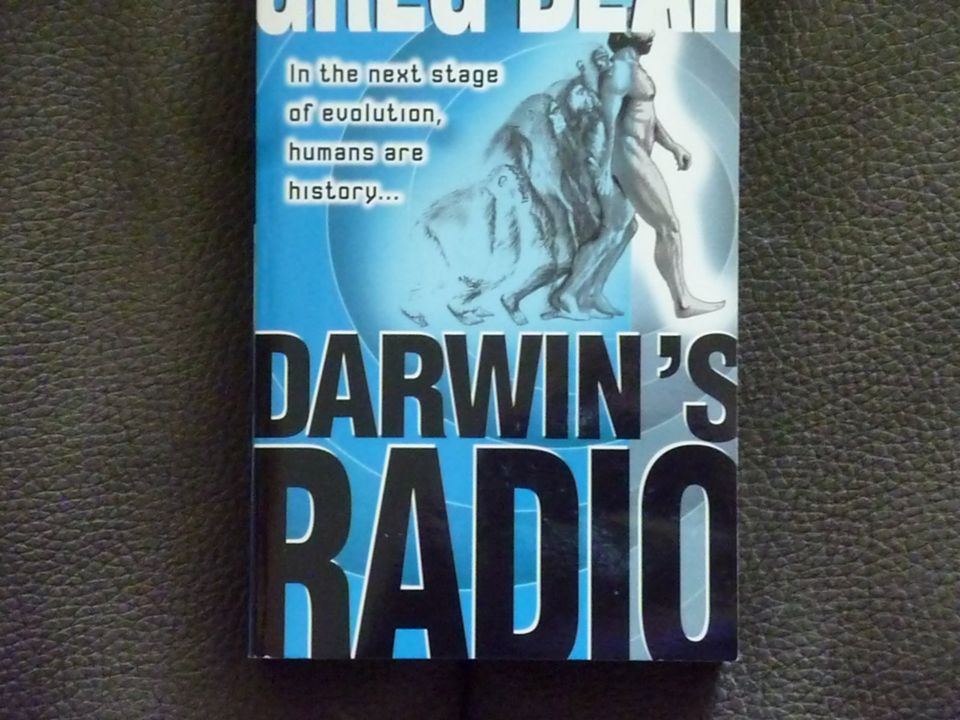 Buch Greg Bear Darwin`s Radio englisch in Halle