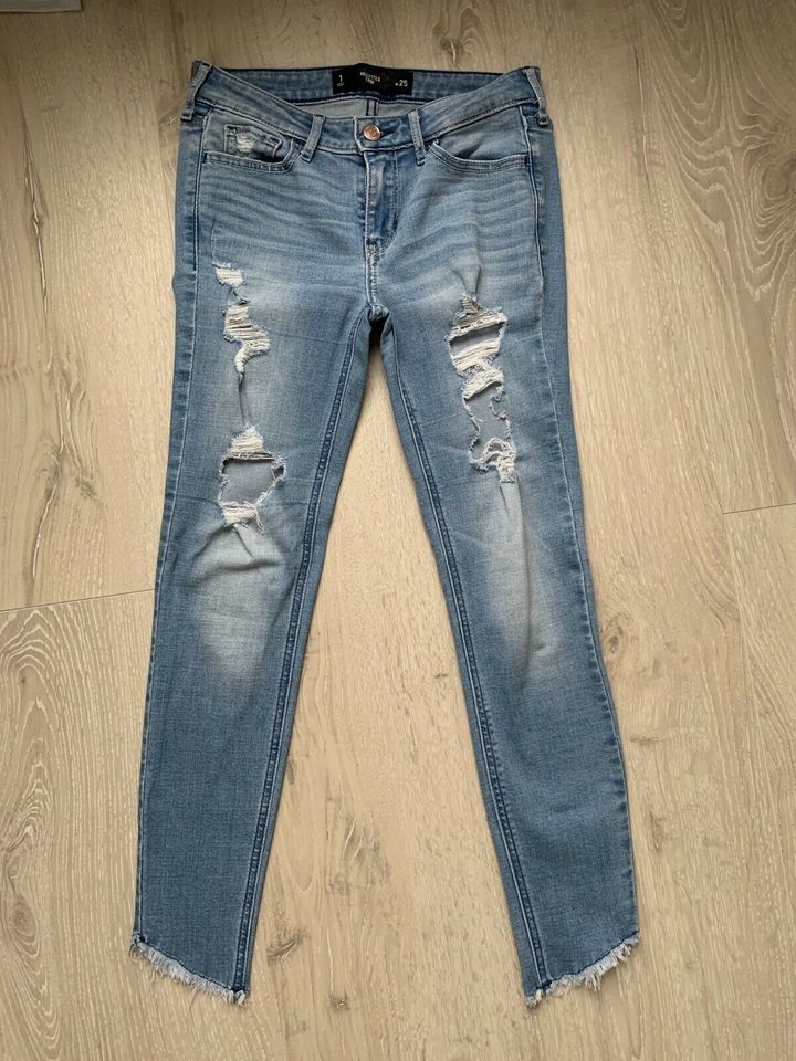 Hollister Jeans -neuwertig- in Aschaffenburg