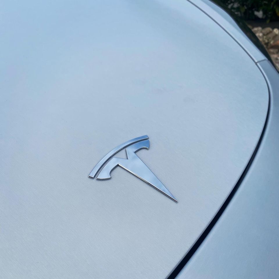 Tesla Model Y Folierung Vollfolierung PPF Steinschlagschutzfolie in Bad Zwischenahn