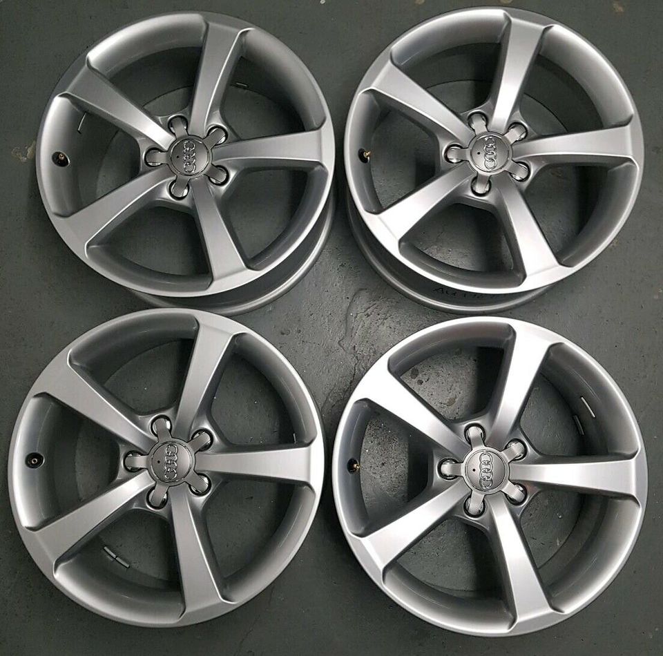 4x Original AUDI A3 S3 Alufelgen 17 Zoll #8V0601025S | Silber in Vlotho