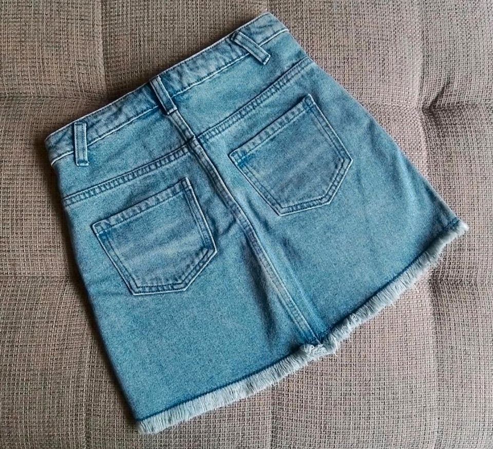 Tchibo Jeans Rock mit Fransen Gr. 134/140 NEU in Marschacht