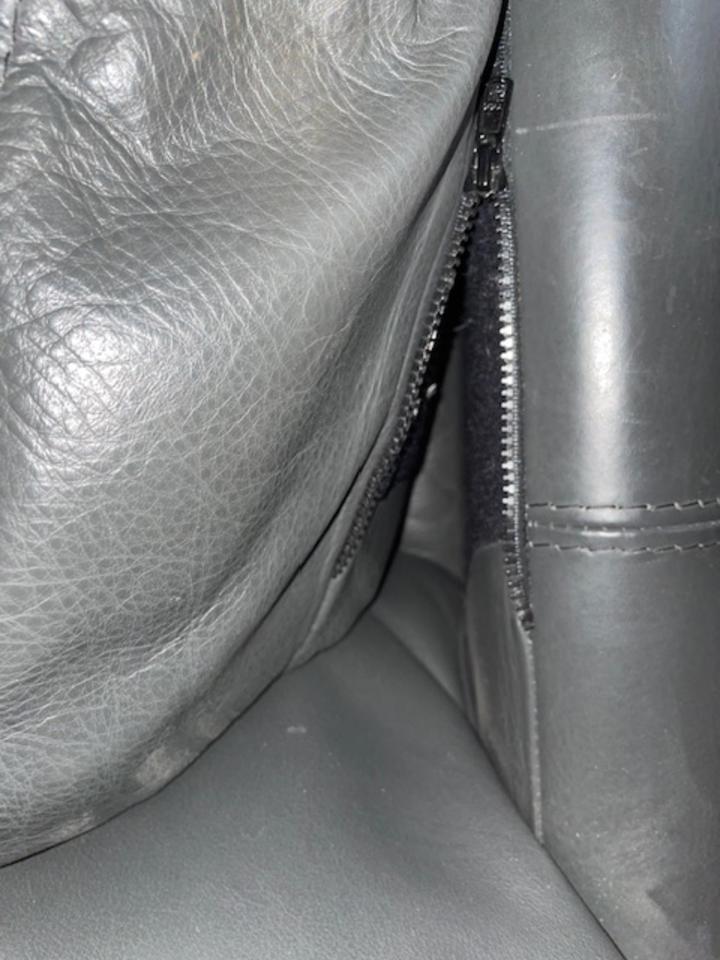 Ledersofa 2 Sitzer 3 Sitzer Sessel Hocker Leder schwarz Sofa in Bad Salzungen