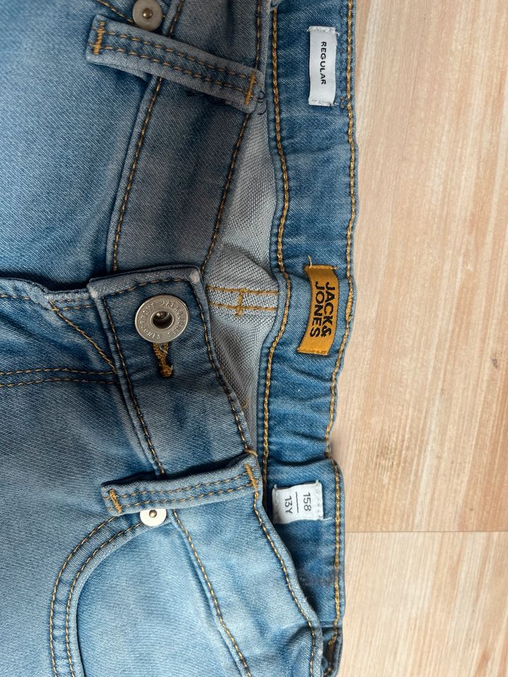 Jack & Jones Jeans Shorts kurze Hose Gr. 158 in Radebeul
