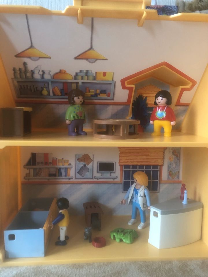 Tragbares Playmobil Haus in Berlin