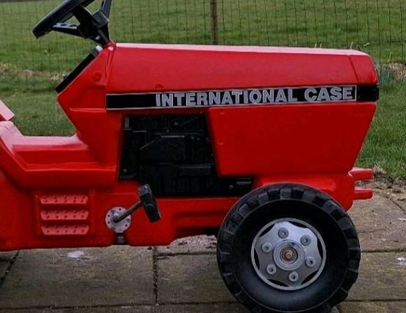 IHC CASE IH Aufkleber Trampeltrecker Trettrecker CASE MAGNUM in Wilsum