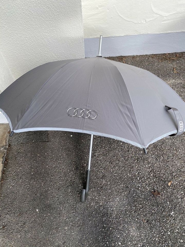 Regenschirm Original von Audi in Bayern - Krailling