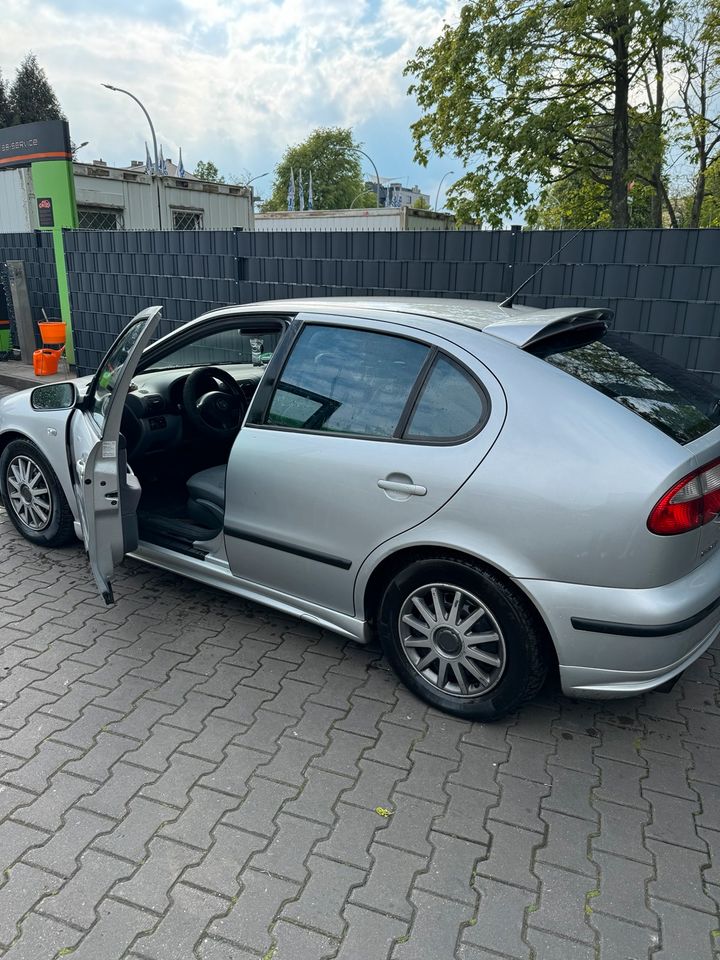 Seat Leon 2001, Benzin 1.8 Motor, TÜV bis September in Berlin