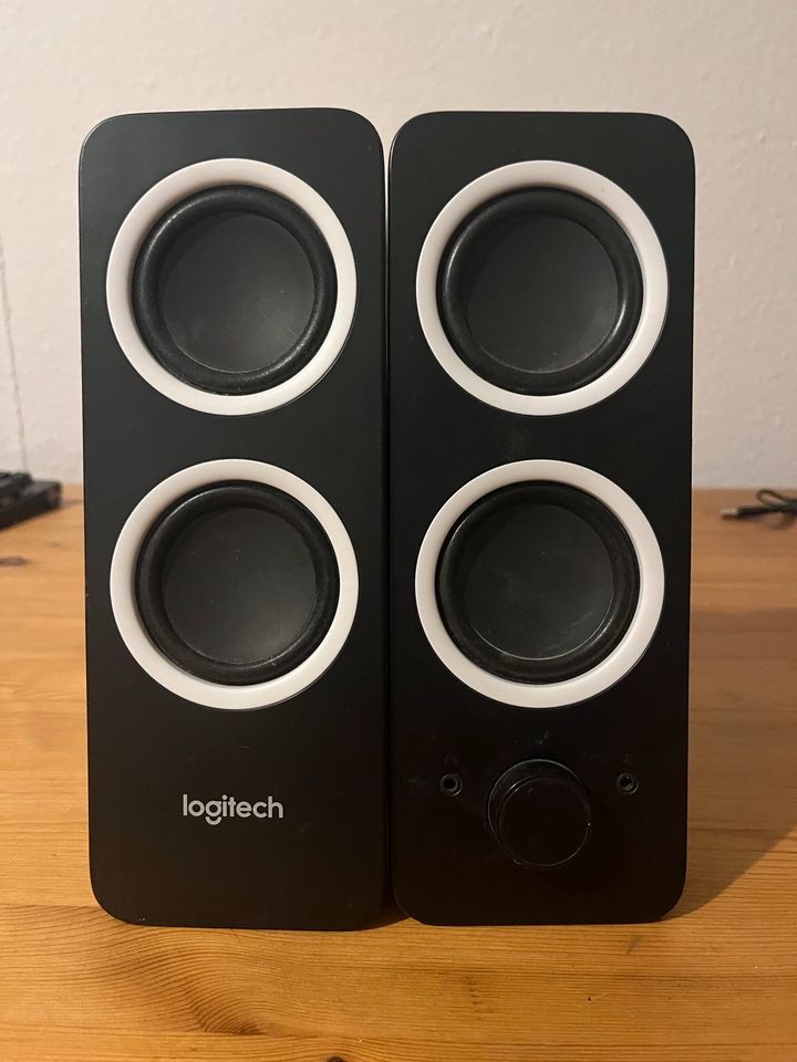 Logitech;, Lautsprecher und Wireless Maus in Dossenheim