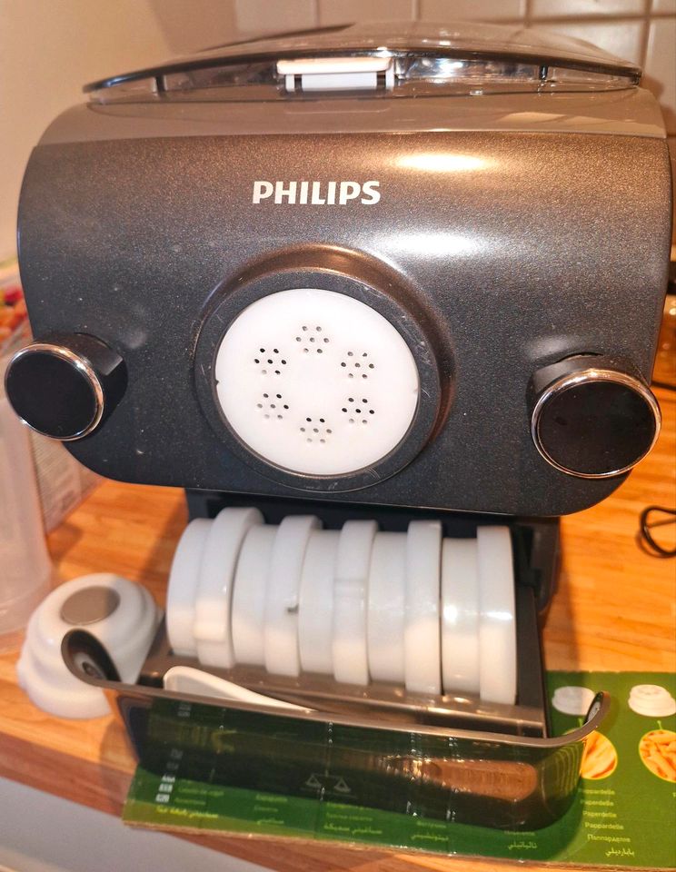 Philips Pastamaker HR2382/15 Nudelmaschine in Bad Nauheim