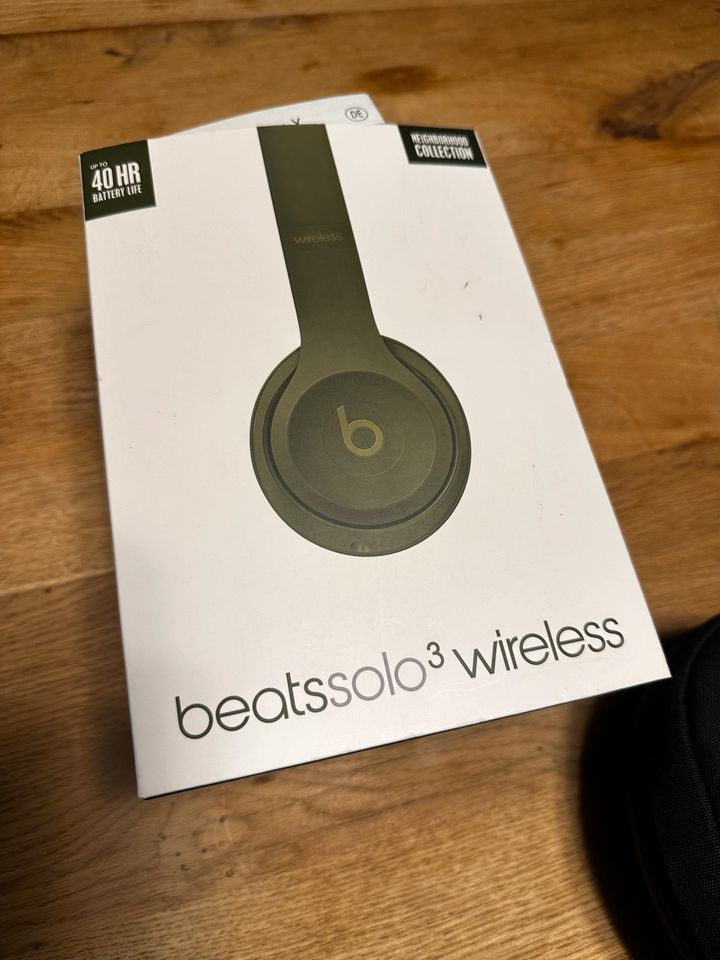 BEATS SOLO 3 WIRELESS GREEN in Neresheim