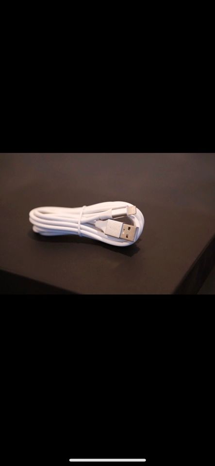 USB - Lightning 1.8m Ladekabel iPhone 13, 12, 11, pro, pro max in Bedburg-Hau