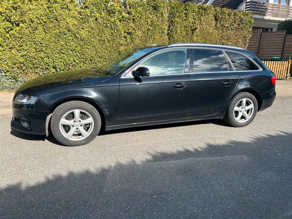 Audi A4 Avant B8, Diesel 2.0 in Hamburg