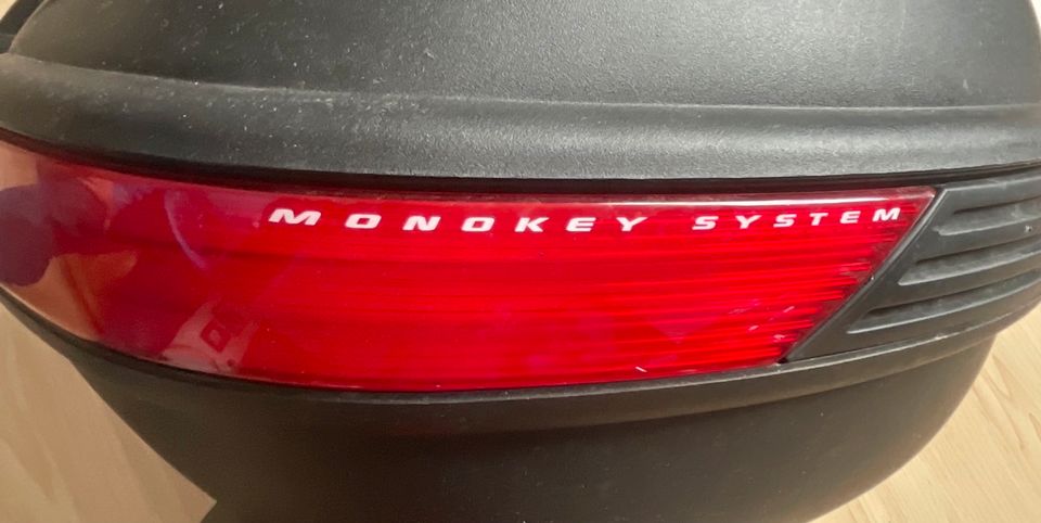 2 Givi Monokey Koffer/Topcase, 40 Liter, Motorradkoffer in Münzenberg