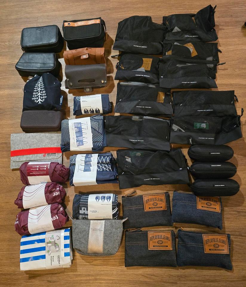 Amenity Kit Lufthansa Qatar Emirates Porsche Business class in Karlstein