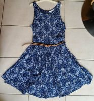 Sommerkleid Gr. M, Kleid blau-weiß, mit Gürtel, Blumenmuster Nordrhein-Westfalen - Recklinghausen Vorschau