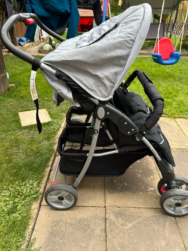 Zwillings Kinderwagen Doppelkinderwagen in Emmendingen