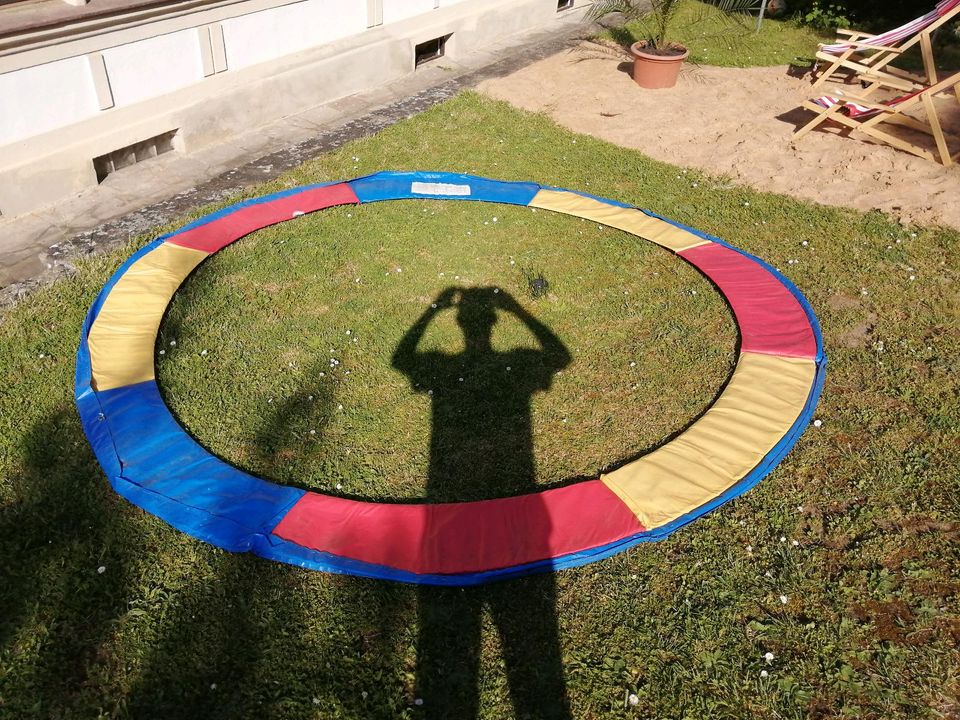 Federschutz für Trampolin 305 cm in Dettelbach