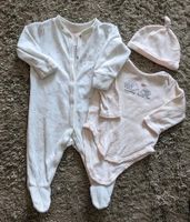 Baby-Outfit (Strampler/Schlafanzug, Body und Mütze) Gr. 68 Nordrhein-Westfalen - Kerpen Vorschau