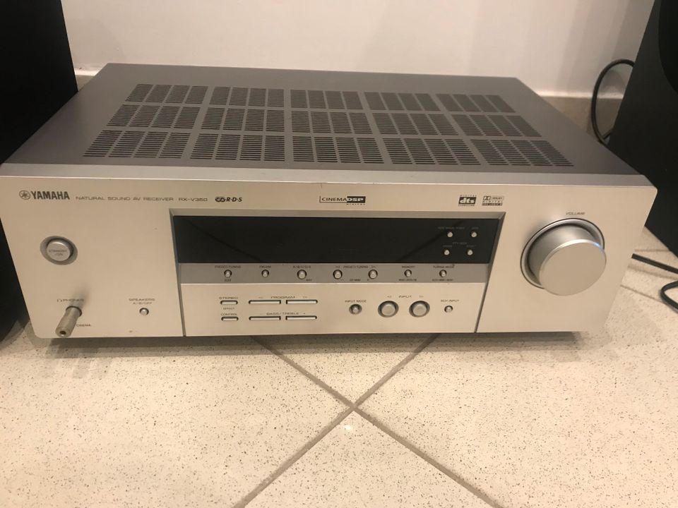 Yamaha RX-V350 AV Receiver mit Verstärker und Lautsprechern in Dormagen