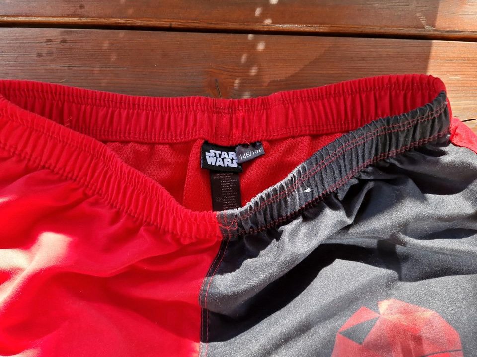 Star wars Badeshorts Badehose Shorts Gr. 146 152 Junge in Wedemark