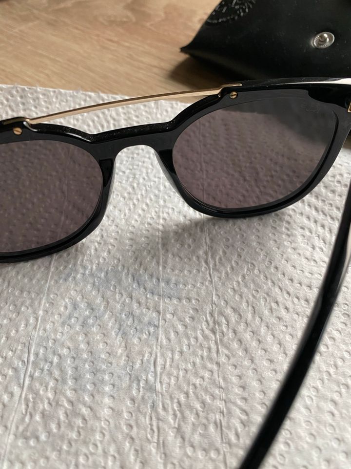 Sonnen Brille für Damen von Ray Ban in schwarz reduziert in Villingen-Schwenningen