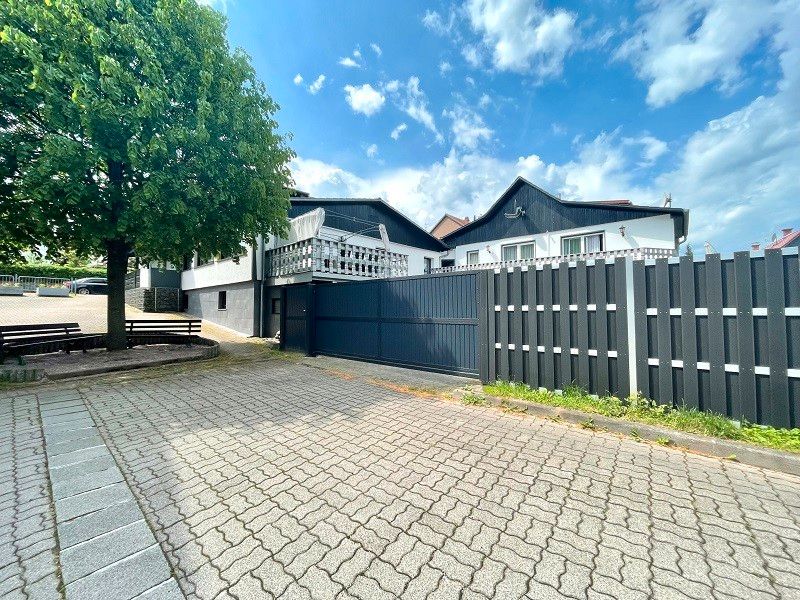 Individuelles Wohnhaus in begehrter Lage mit Pool und Heimkino in Friedrichroda