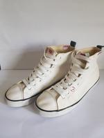 Chucks Schuhe Levi's Gr. 44 Herrenschuhe Unisex Hamburg-Nord - Hamburg Ohlsdorf Vorschau