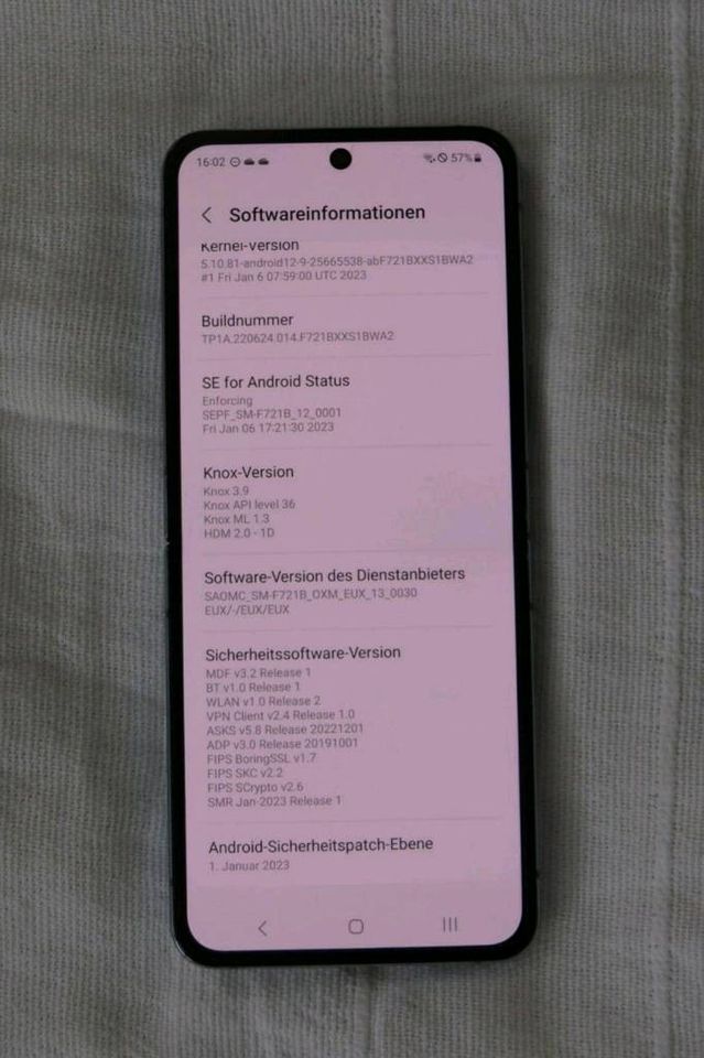 Samsung Galaxy Z Flip4 5G Smartphone 512GB Light Blue * wie neu * in Villingen-Schwenningen