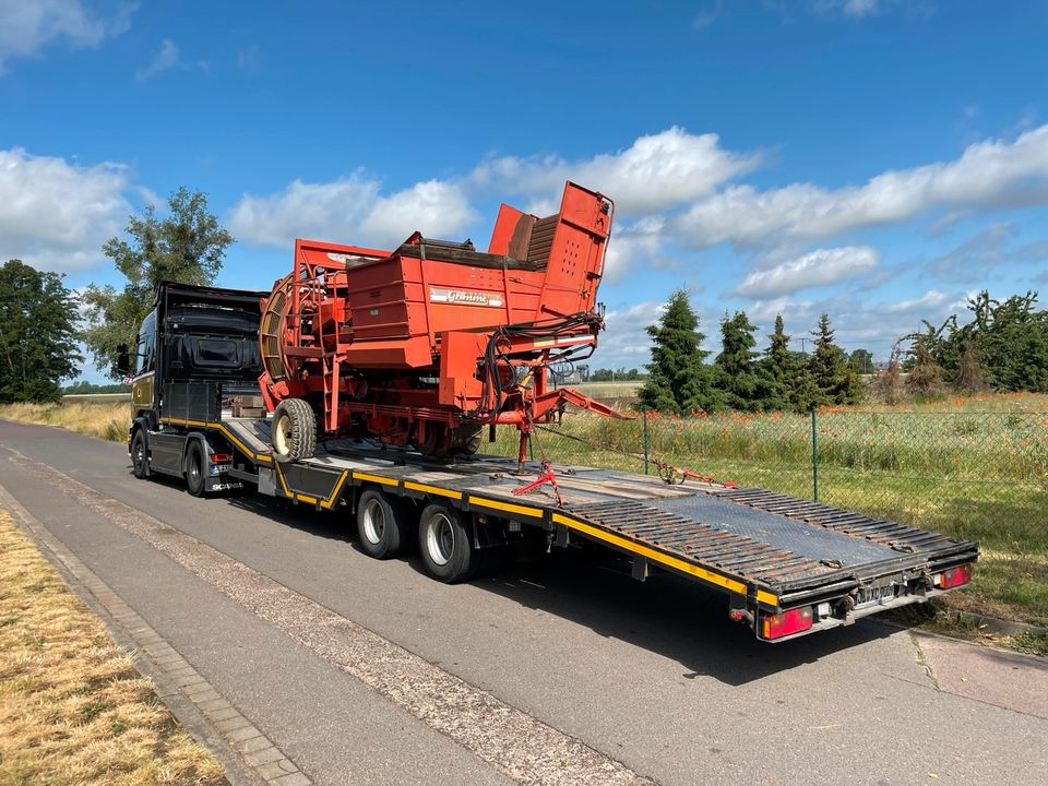 Tieflader Maschinentransporter Autotransporter Wohnmobil in Elbe-Parey