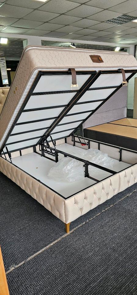 Boxspringbett 160x200 Ausstellung Stück  Direkt Erhältlich Neu in Oberhausen