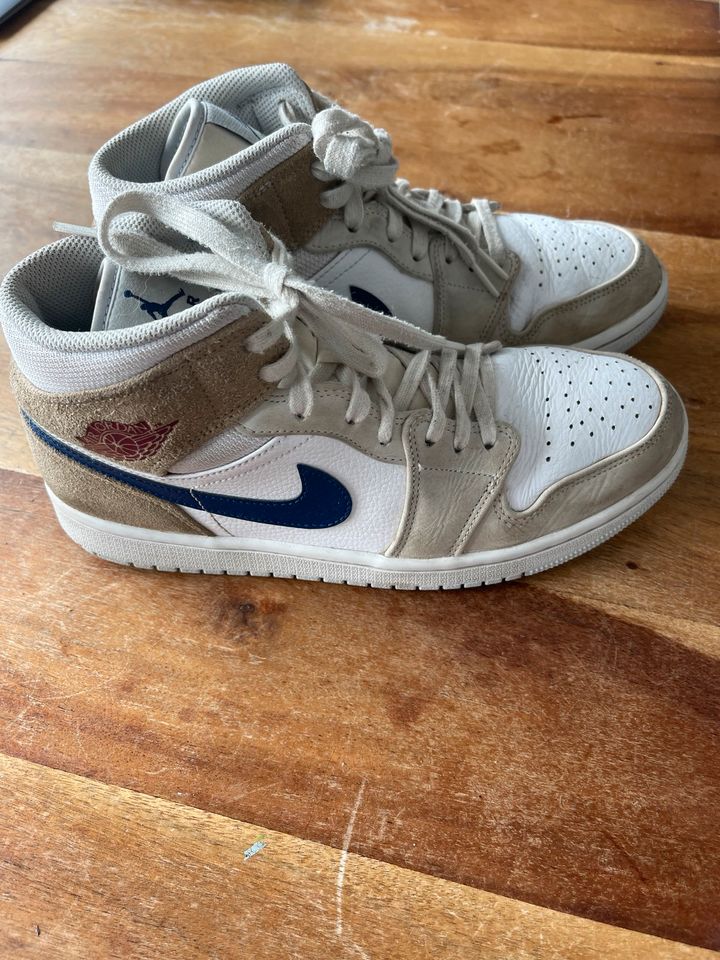 Jordan 1 Mid Tan Suede 42 in Köln