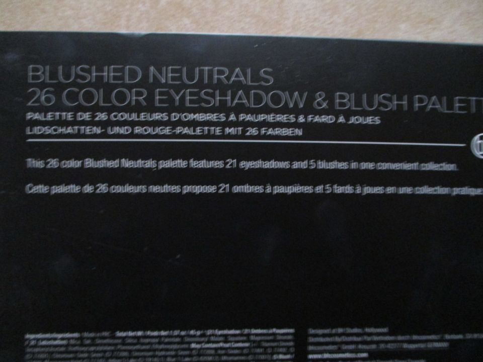 BH Cosmetics Blushed Neutral Palette 26 Color Eyeshadow Blush NEU in Kunreuth