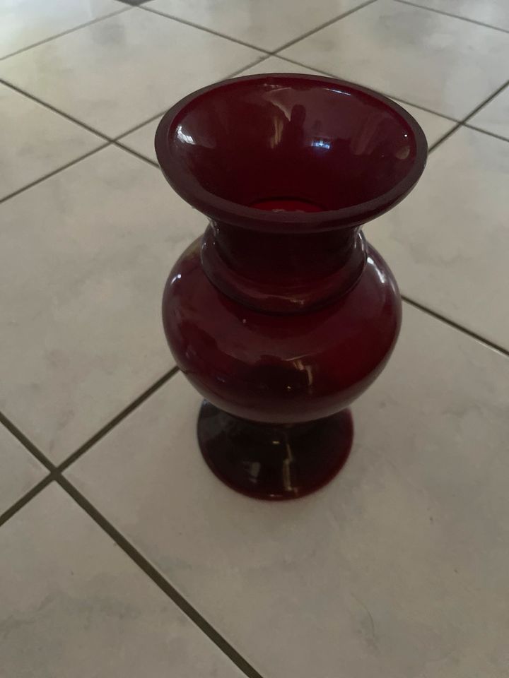 2 Vintage rote Vasen rubinrote Stuck 5€ in Sassenberg