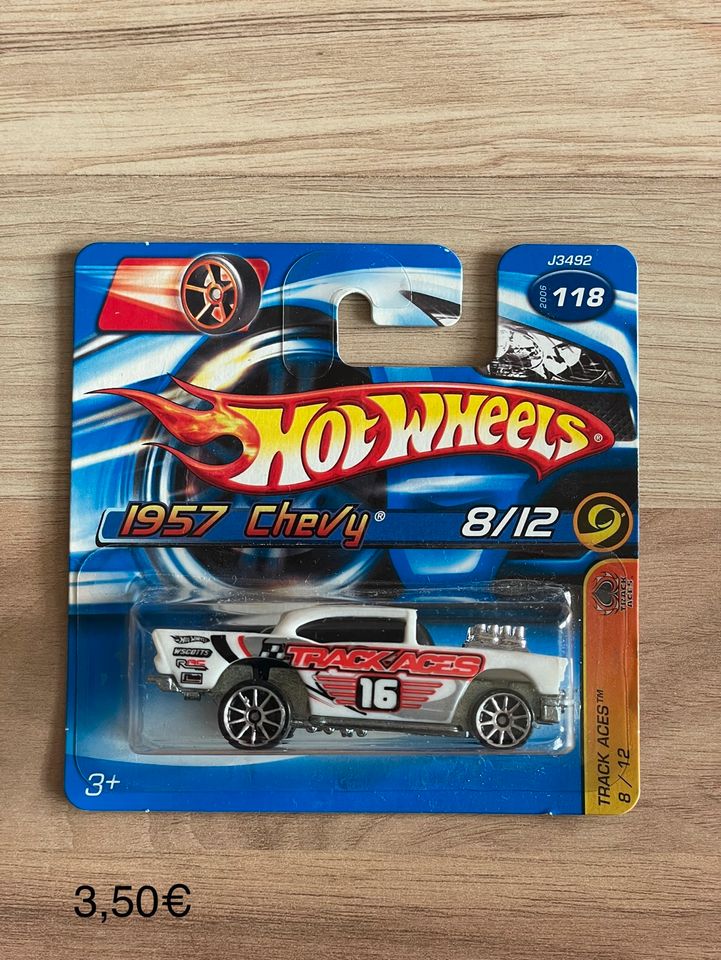 Hot Wheels 1:64 in OVP in Zscherben