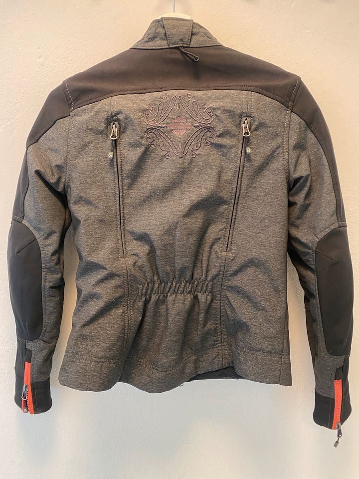 Damen Motorradjacke von Harley Davidson mit Projektoren Gr S in Lübeck