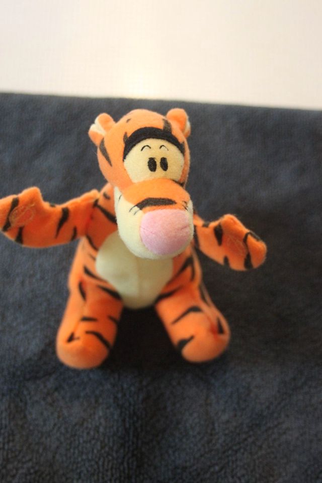 McDonald's Happy Meal 2000 Disney Tigger Movie Stofftier in Zierow