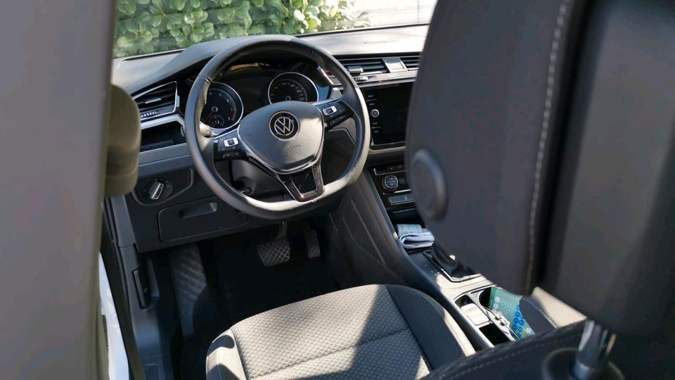 VW Touran comfortline in Bad Homburg
