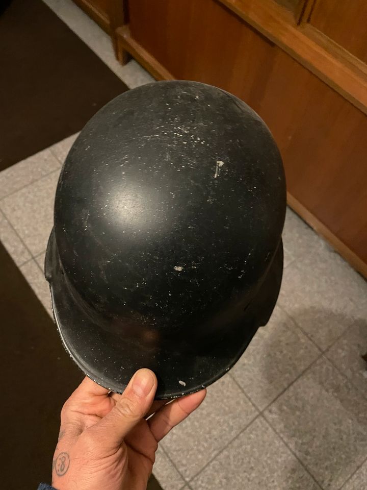 Militär Helm Feuerwehr Helm in Hürth